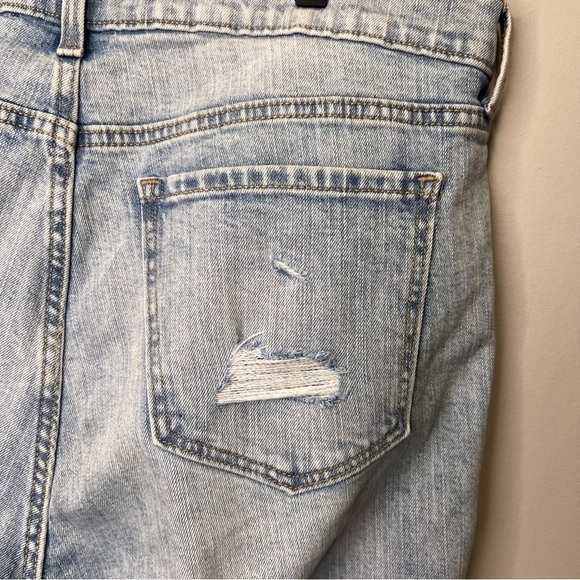Old Navy Mid Rise Boyfriend Distressed Jeans Size 14 - Picture 7 of 12